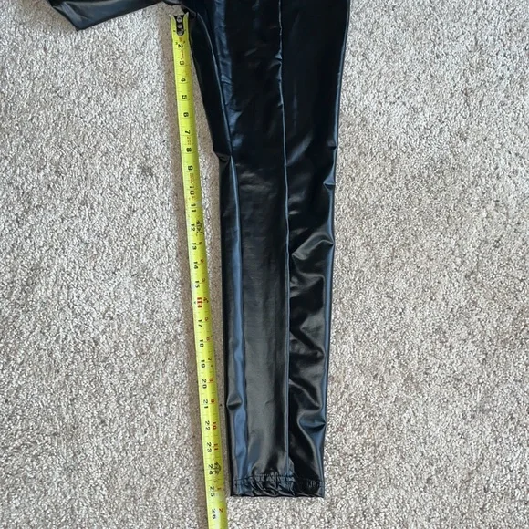 Black leather pants by Shein - Picture 10 of 11